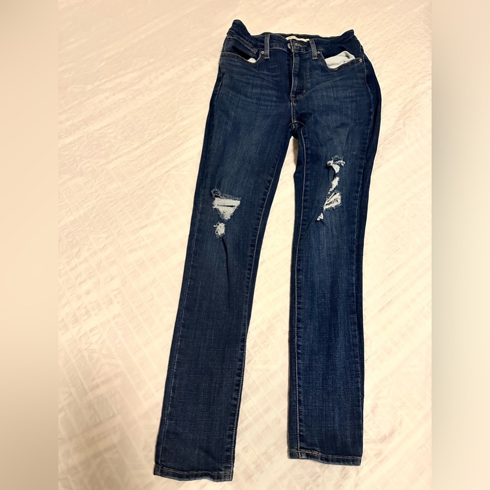 Women’s Levi jeans